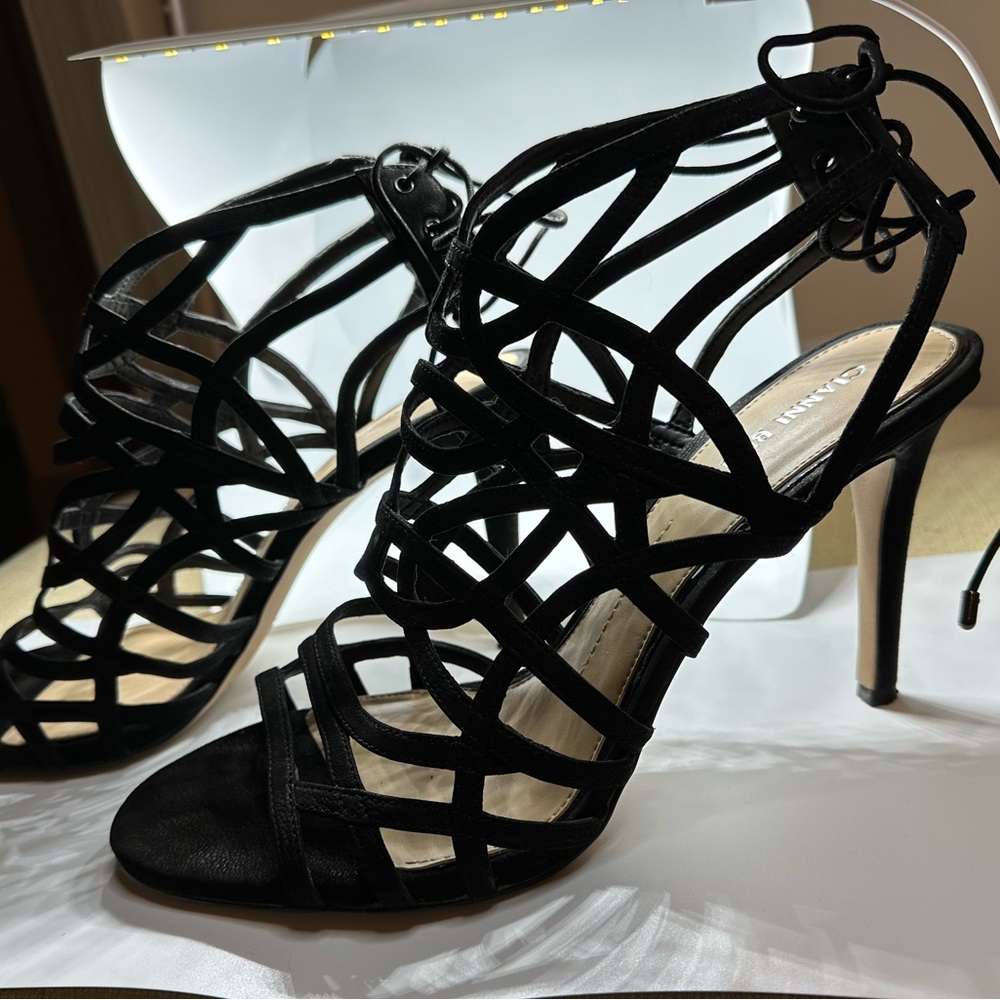 Gianni Bini Trilby Suede Heel Size: 11